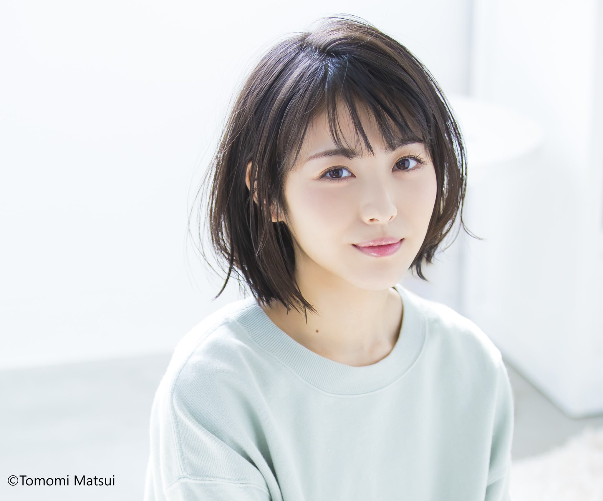 浜辺美波が激痩せでもはや異常!身長に対して体重が軽い?統計と比較