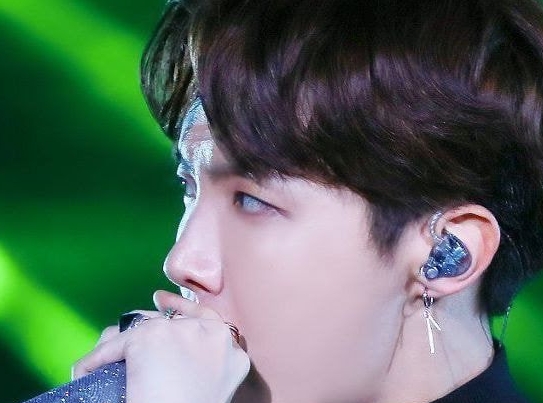 BTS J-Hope（ホソク）の目は奥二重