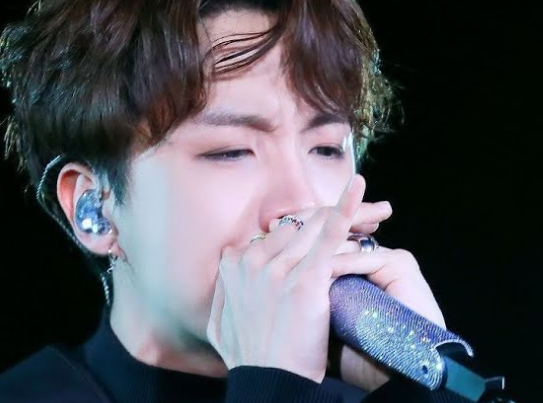 BTS J-Hope（ホソク）の目は奥二重