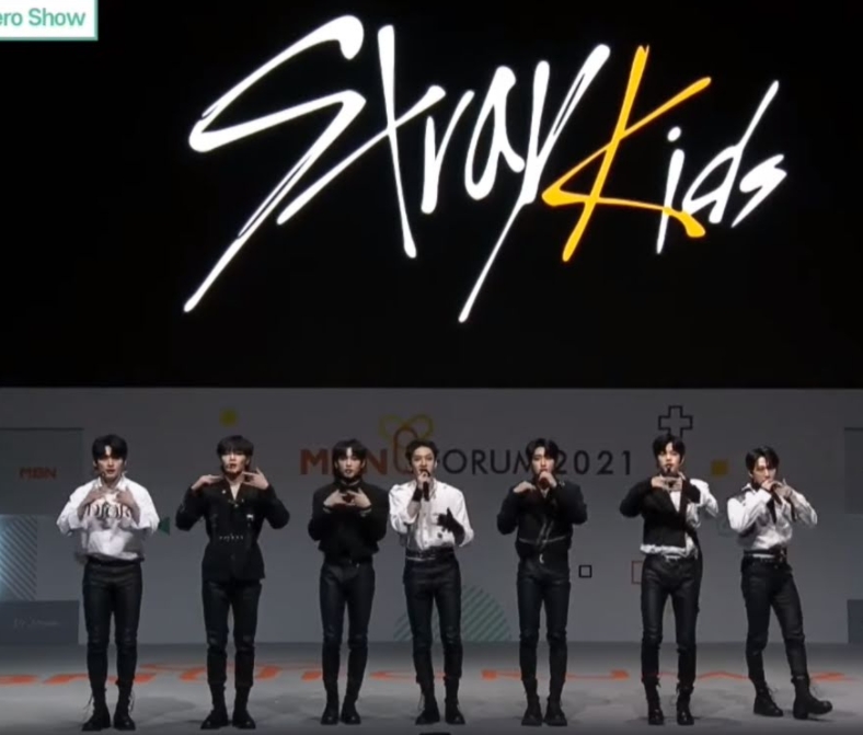 StrayKidsストレイキッズのヒョンジンは学校のいじめの告発を受けて初演を欠席