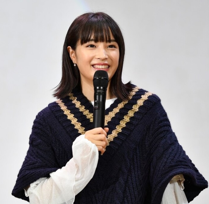 生田斗真と広瀬すずが「先生!」ロケ地の高校にサプライズ登場、号泣する生徒も