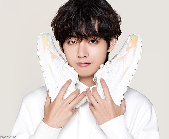 BTSメンバーがコラボして完売になった商品はたくさんあった