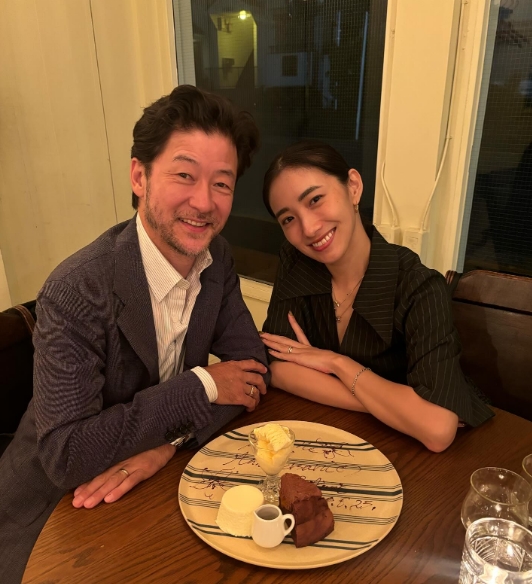 浅野忠信の嫁は中田クルミで18歳差の結婚だった。馴れ初めは?娘とほぼ同年代・・・