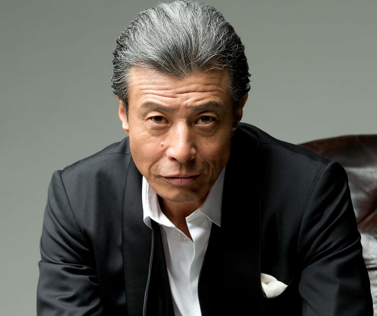 舘ひろしさんの妻足立幸子さんとの馴れ初めは?元CAって本当?
