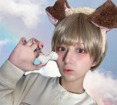 しなこちゃんは男?ハーフ?その噂の背景とは?