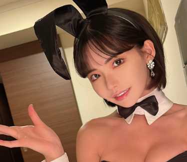 深田えいみの整形前、豊胸前画像は?整形前にアイドル活動をしていた!